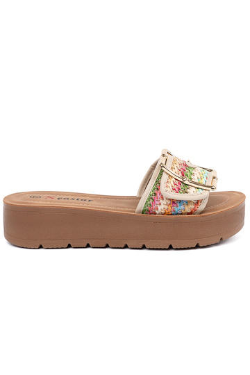 Dažādu krāsu čības ar sprādzēm