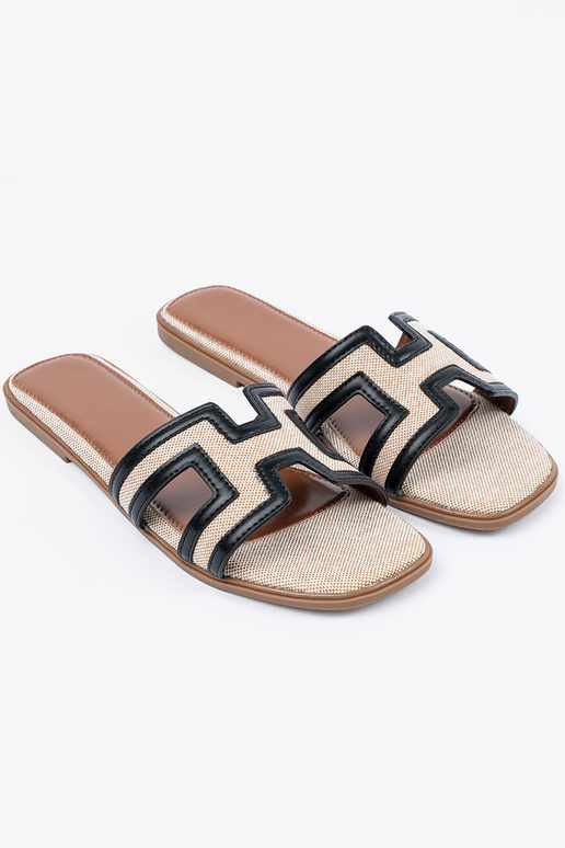 Čības ar dekoratīvām izgriezumiem