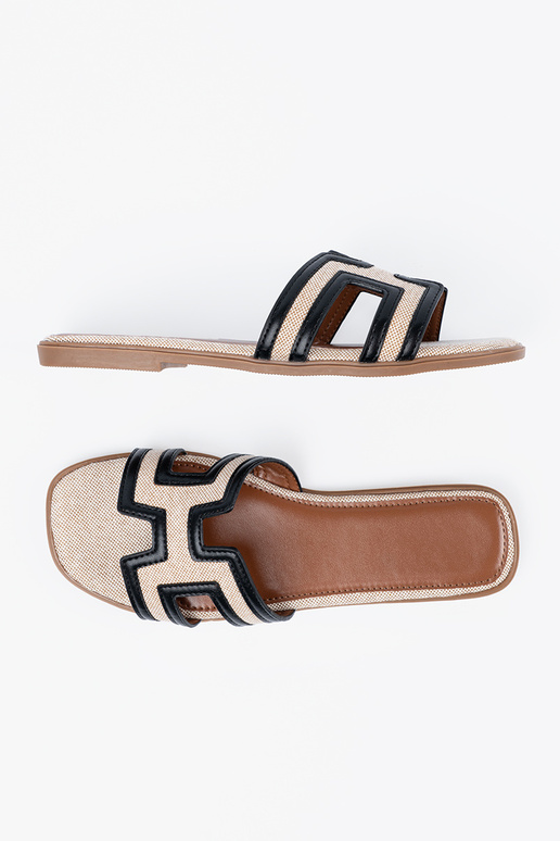 Čības ar dekoratīvām izgriezumiem