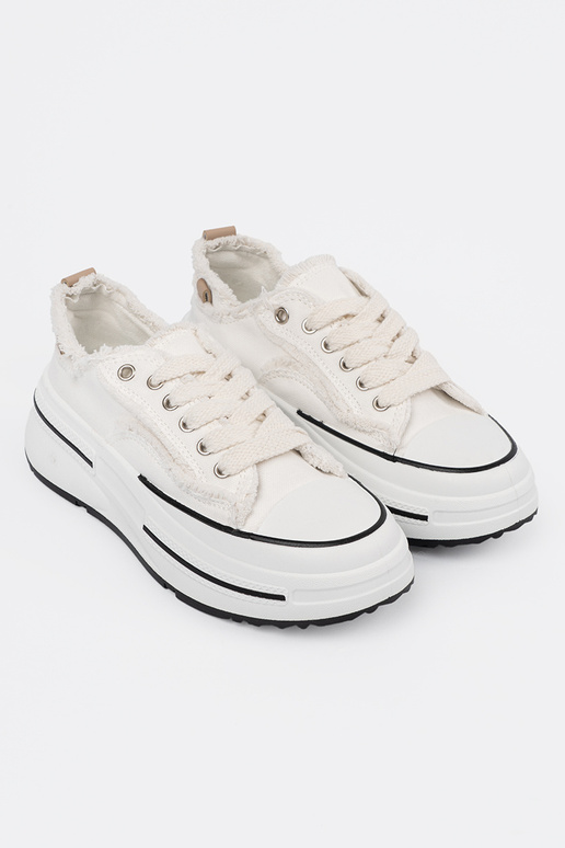 Baltas krāsas sieviešu apavi ar... Baltas krāsas sieviešu apavi ar...