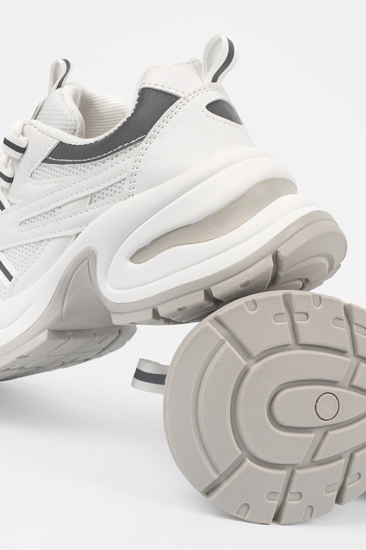 Baltas sieviešu kurpes ar platformu