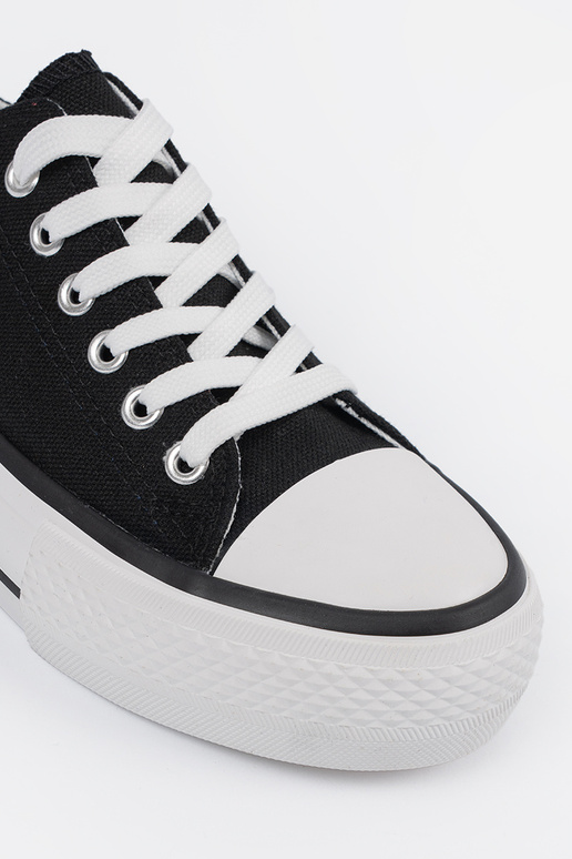 Melnu krāsu sieviešu ikdienas apavi...