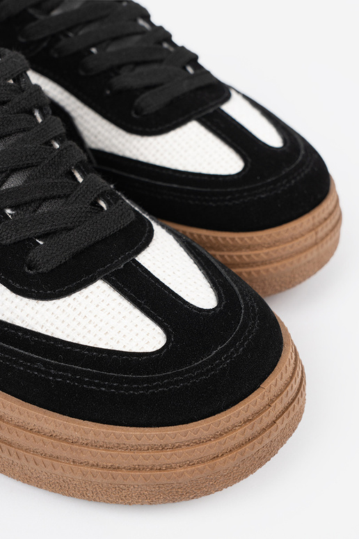 Melnas sieviešu ikdienas apavi ar... Melnas sieviešu ikdienas apavi ar...