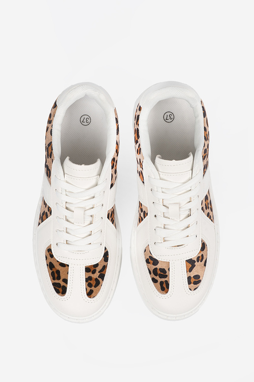 Balti sporta apavi ar leoparda raksta... Balti sporta apavi ar leoparda raksta...