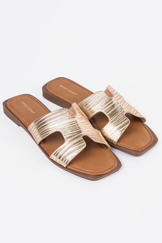 Zelta krāsas čības ar kvadrātu degunu