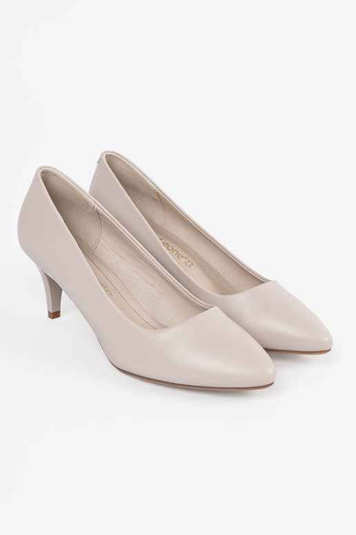 Pelēki augstpapēžu kurpes, Sergio Leone