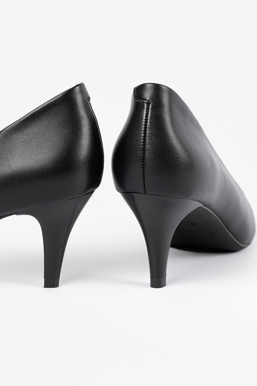 Melni klasiskie augstpapēžu kurpes,...