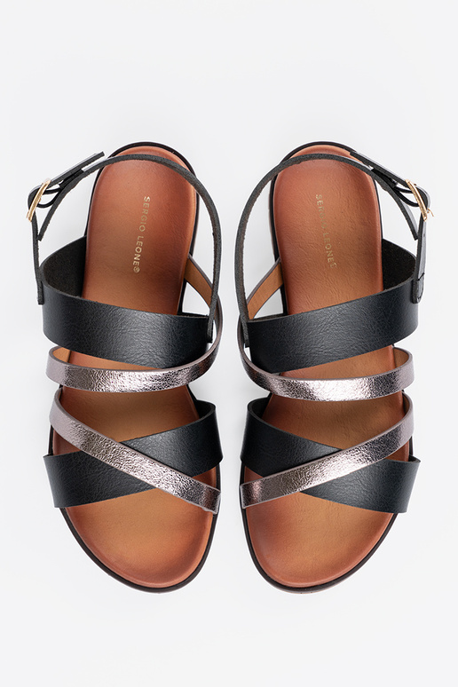 Zelta krāsu sandales uz zema papēža