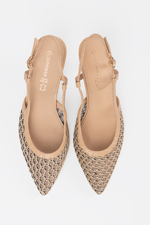 Augstpapēžu caurspīdīgas čības uz... Augstpapēžu caurspīdīgas čības uz...