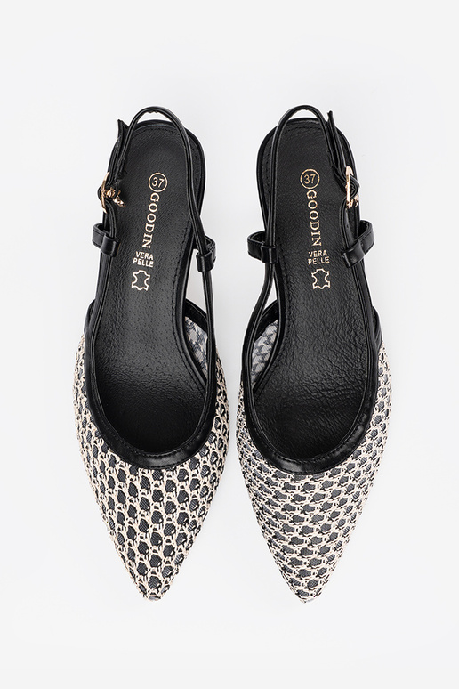 Augstpapēžu caurspīdīgas čības uz... Augstpapēžu caurspīdīgas čības uz...