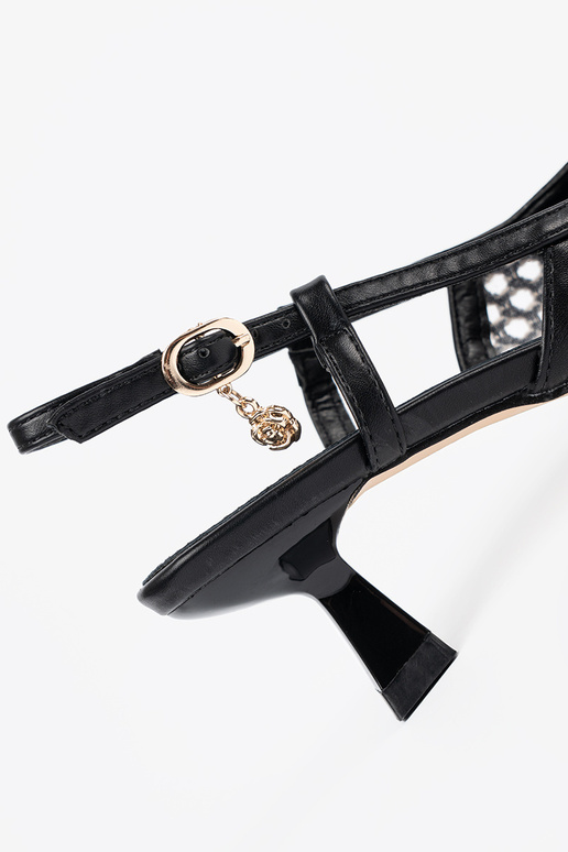 Augstpapēžu caurspīdīgas čības uz... Augstpapēžu caurspīdīgas čības uz...