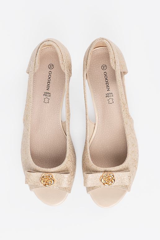 Puszābaki ar atvērtām pirkstiem zelta... Puszābaki ar atvērtām pirkstiem zelta...