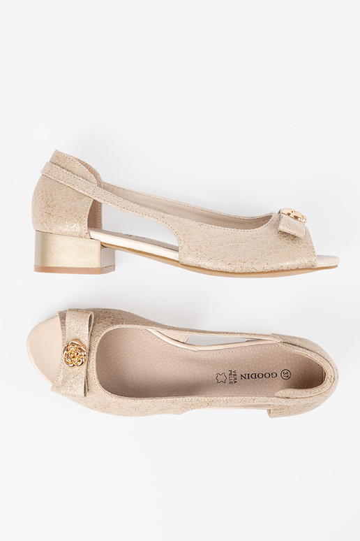 Puszābaki ar atvērtām pirkstiem zelta... Puszābaki ar atvērtām pirkstiem zelta...