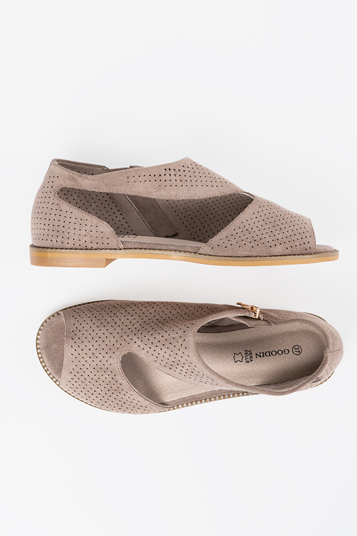 Plakanās caurspīdīgās sandales smilšu... Plakanās caurspīdīgās sandales smilšu...