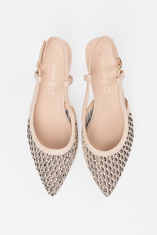 Augstpapēžu caurspīdīgas čības uz... Augstpapēžu caurspīdīgas čības uz...