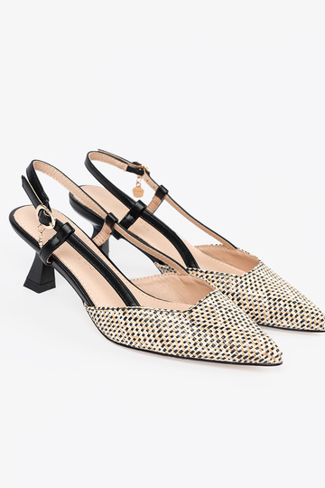 Austa augstpapēžu čības uz... 2