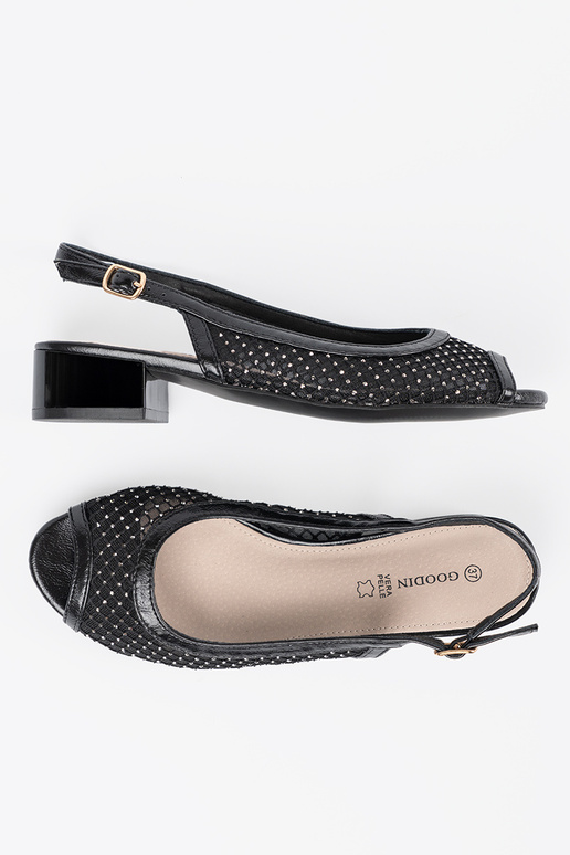 Sandales ar dekoratīvu acu melnā krāsā Sandales ar dekoratīvu acu melnā krāsā