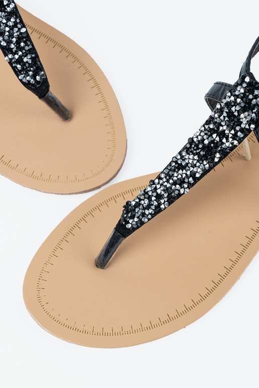 Līmeņu melnas sandales japāņu stilā