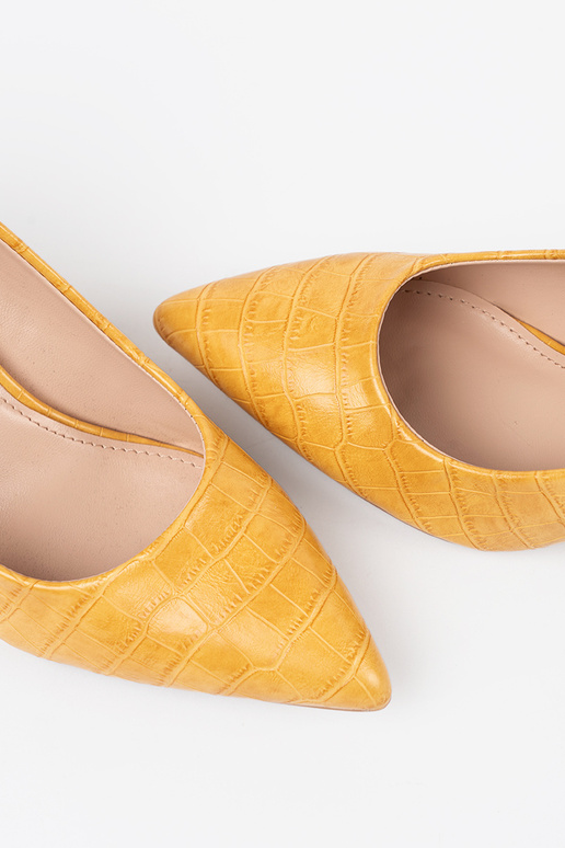 Dzeltenas klasiskas augstpapēžu... Dzeltenas klasiskas augstpapēžu...