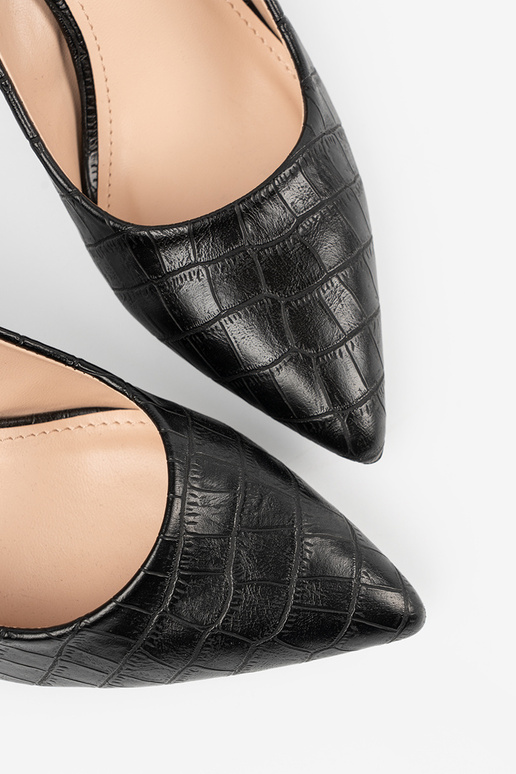 Melni klasiskie zābaki ar rakstu Melni klasiskie zābaki ar rakstu