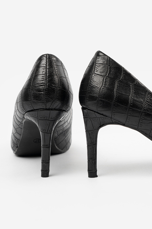 Melni klasiskie zābaki ar rakstu Melni klasiskie zābaki ar rakstu