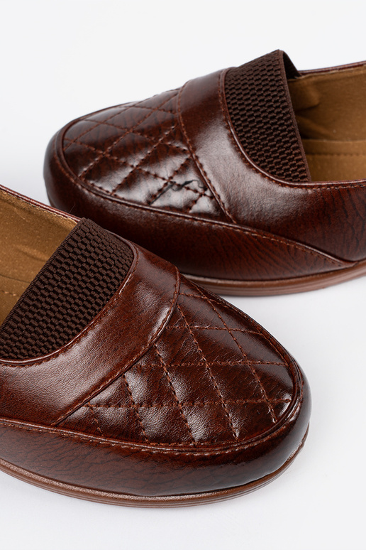 Klasiskā modeļa brūnas krāsas...