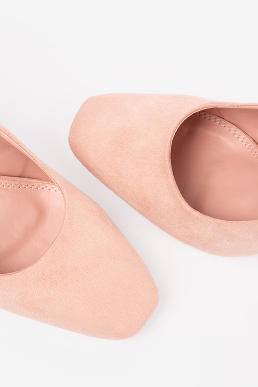 Spilgtas rozā krāsas augstpapēžu apavi