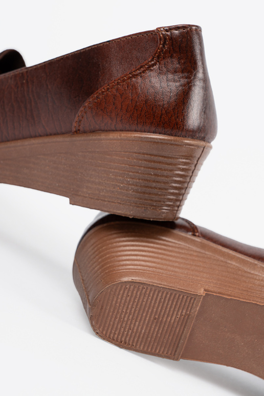 Brūnas krāsas pusbikses ar aizdari un...