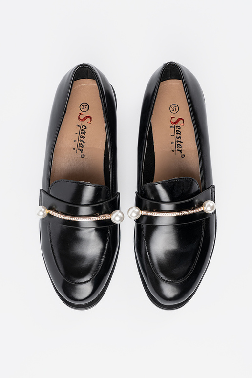 Melnas krāsas lakoti mokasīni ar pērļiem