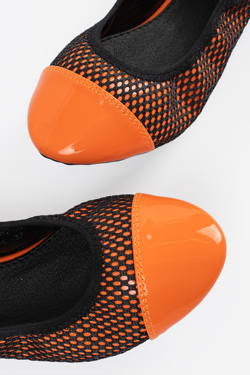 Oranžās krāsas balerīnas ar melnu tīklu