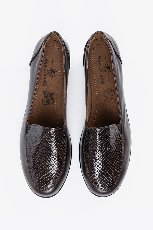 Brūni pusbačiai uz platformas