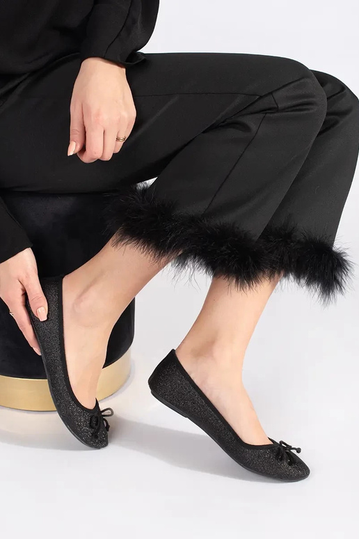 melnas krāsas spīdīgs balerīnas ar loku