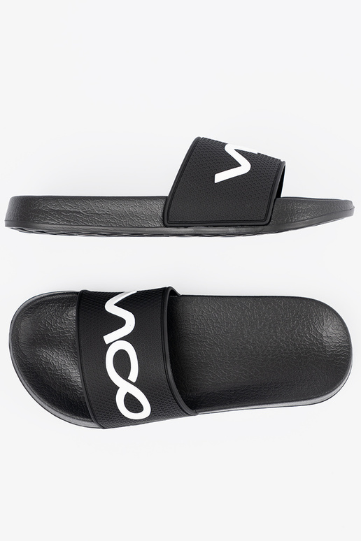 melnas krāsas čības ar uzrakstu