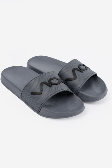 Pelēkas krāsas čības ar uzrakstu