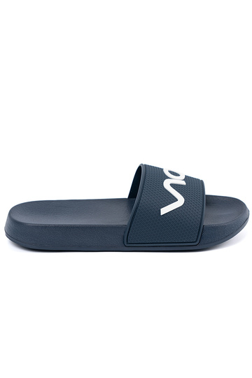 tumši zilas krāsas čības ar uzrakstu 2