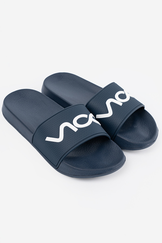 tumši zilas krāsas čības ar uzrakstu