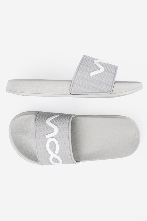 Pelēkas krāsas čības ar uzrakstu