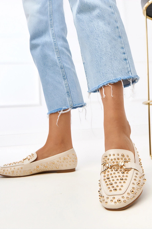 Smilšu krāsas mokasīni ar dekoratīvām...