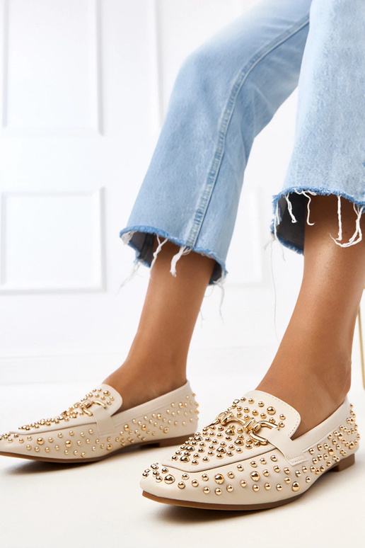 Smilšu krāsas mokasīni ar dekoratīvām...