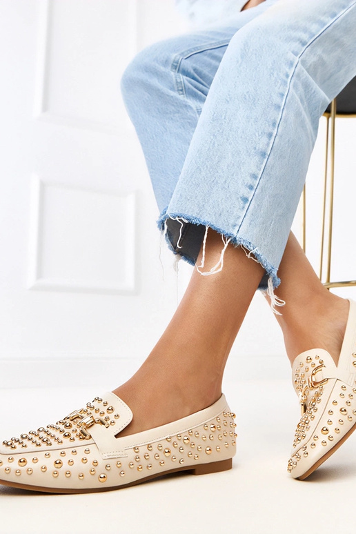 Smilšu krāsas mokasīni ar dekoratīvām...