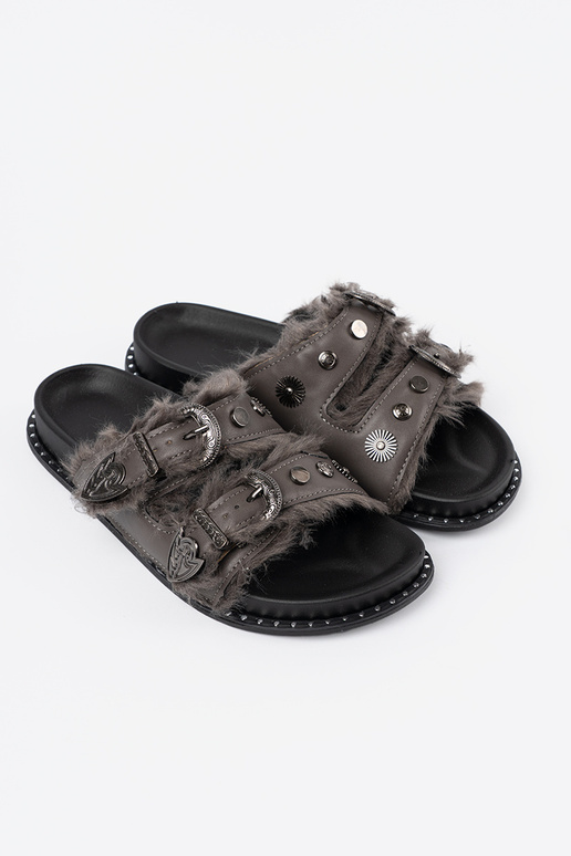 Pelēkas krāsas čības ar kažokādu i ćIniekami