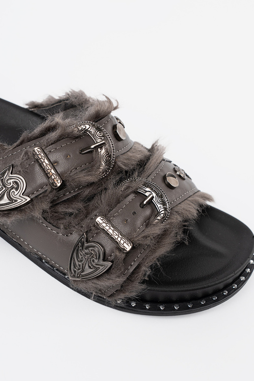 Pelēkas krāsas čības ar kažokādu i ćIniekami