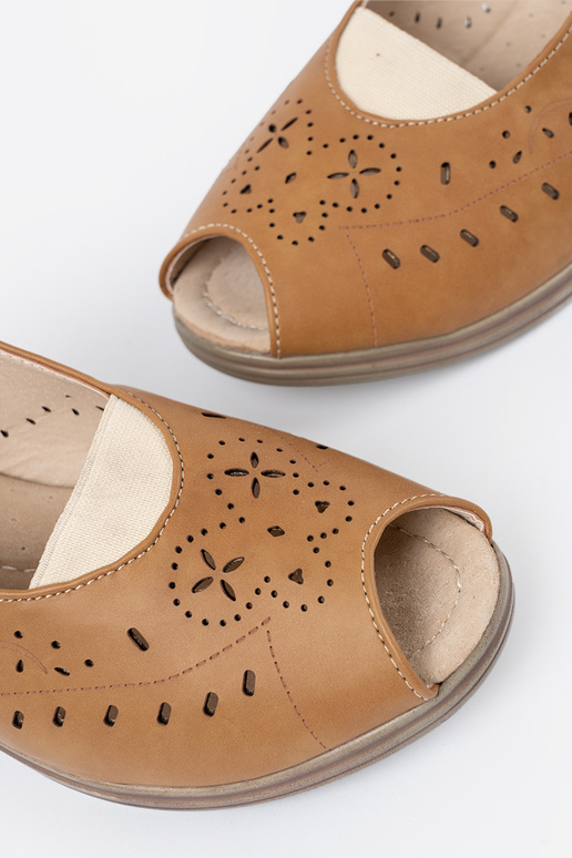 Ažūrs kurpes karmeloIne uz ķīļa