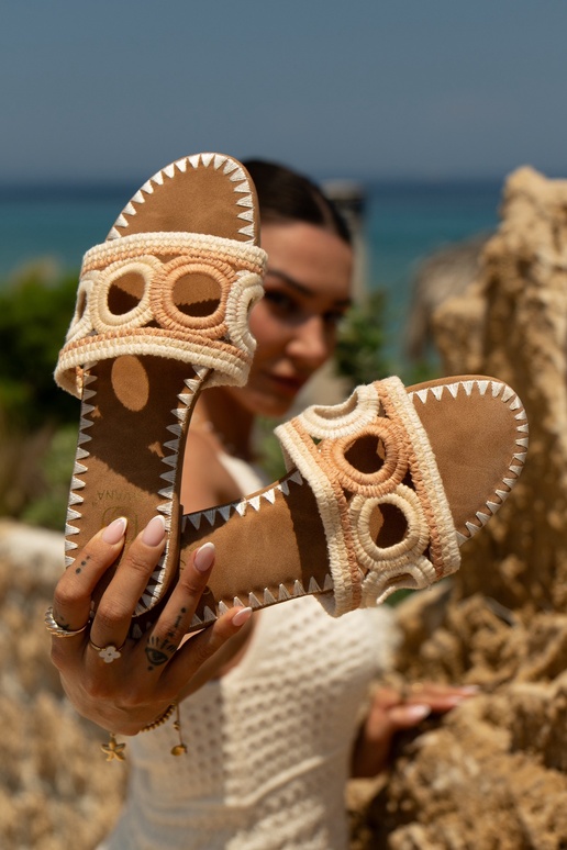 Adītas sieviešu čības ar platiem...