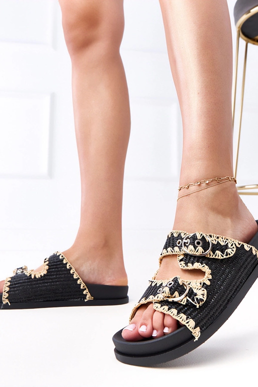 Melnas pinuma čības ar sprādzēm Sameli