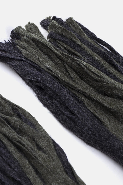 Zaļā-pelēka šalle ar pušķiem Lana