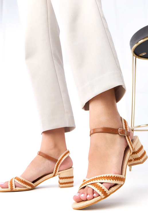 Rudi stulpļa formas papēži ar...