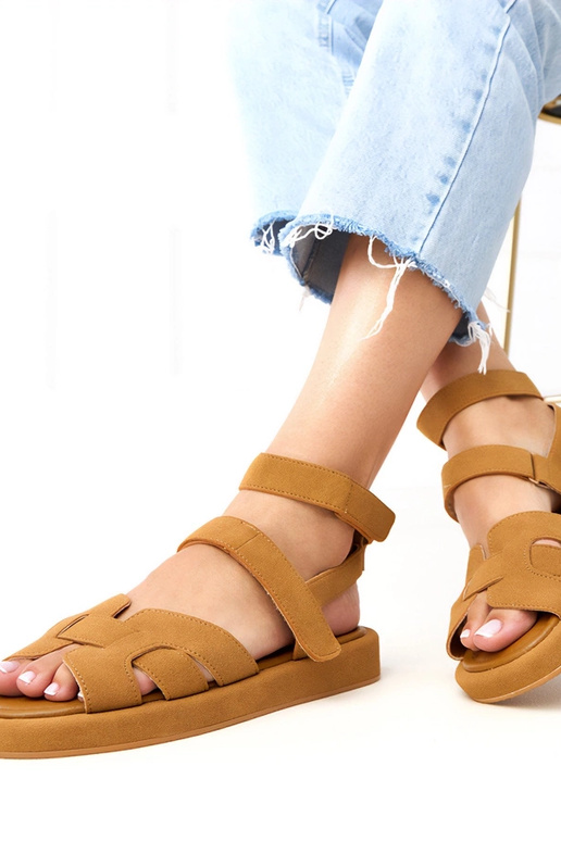 Rudi sūkņi ar sprādzi pie potītes...