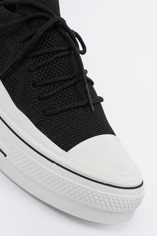 Paslīdēt uz kurpes Melnas krāsas z ozdobnym šņorēšanam Paslīdēt uz kurpes Melnas krāsas z ozdobnym šņorēšanam