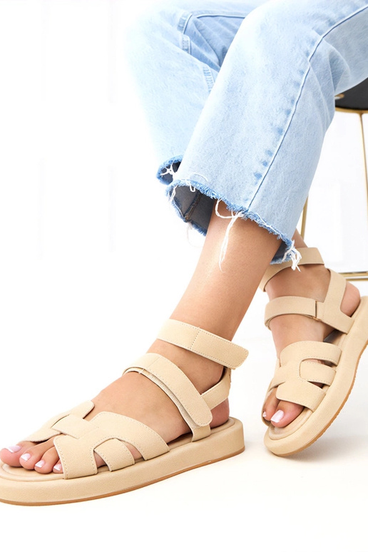 Smilšu krāsas sēdeklīši ar aizdari...